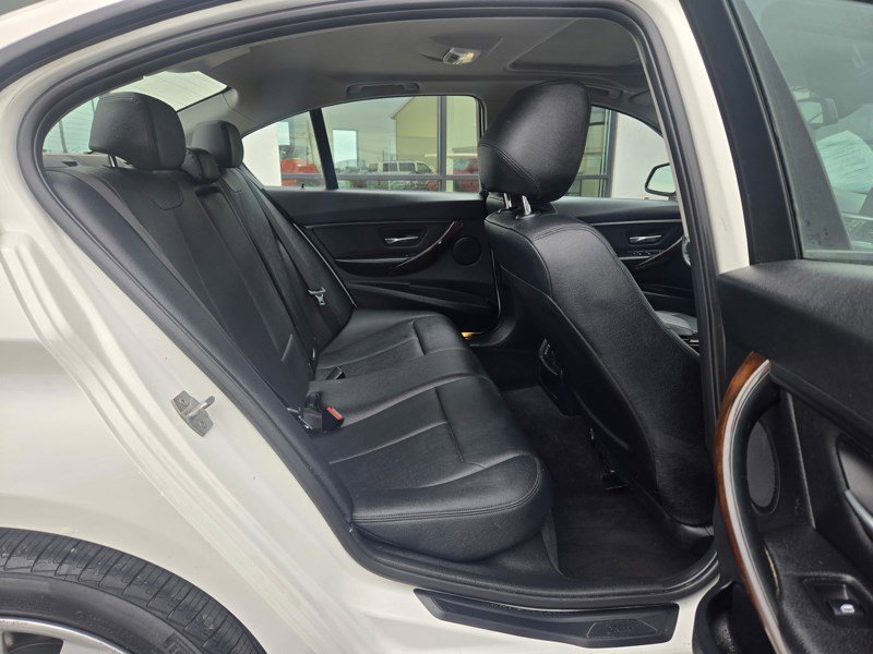 Used 2015 BMW 320i xDrive PREMIUM/WINTER image 11