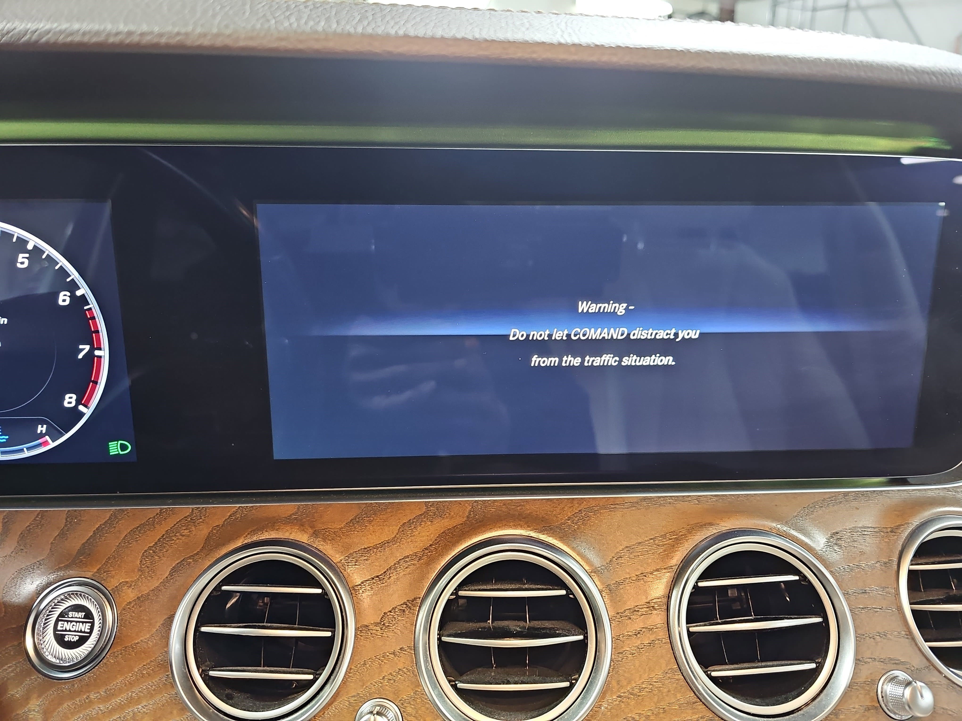 Used 2018 Mercedes-Benz E 400 4MATIC Sedan image 22