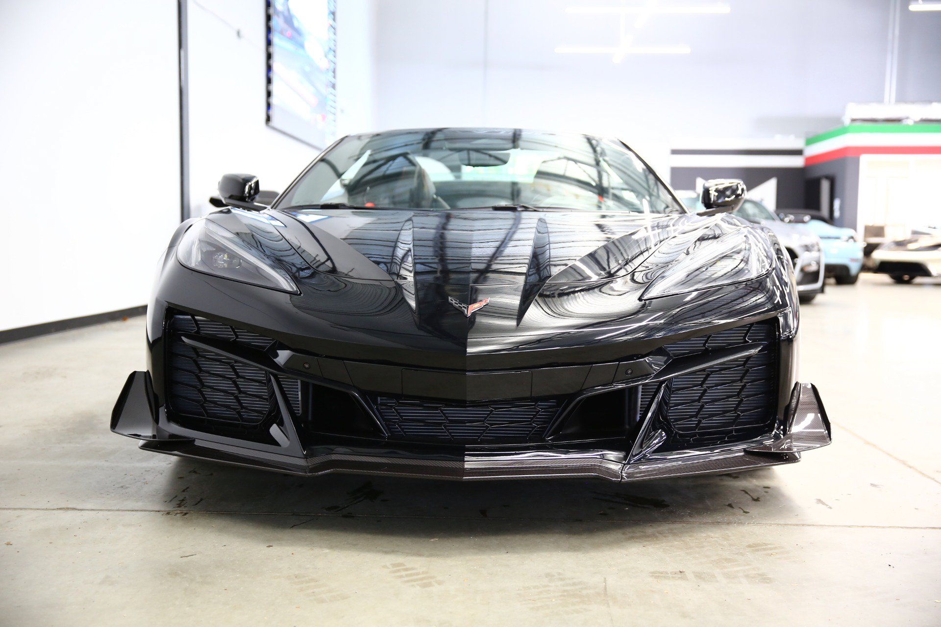Used 2024 Chevrolet Corvette Z06 w/ Z07 Performance Package RWD image 4