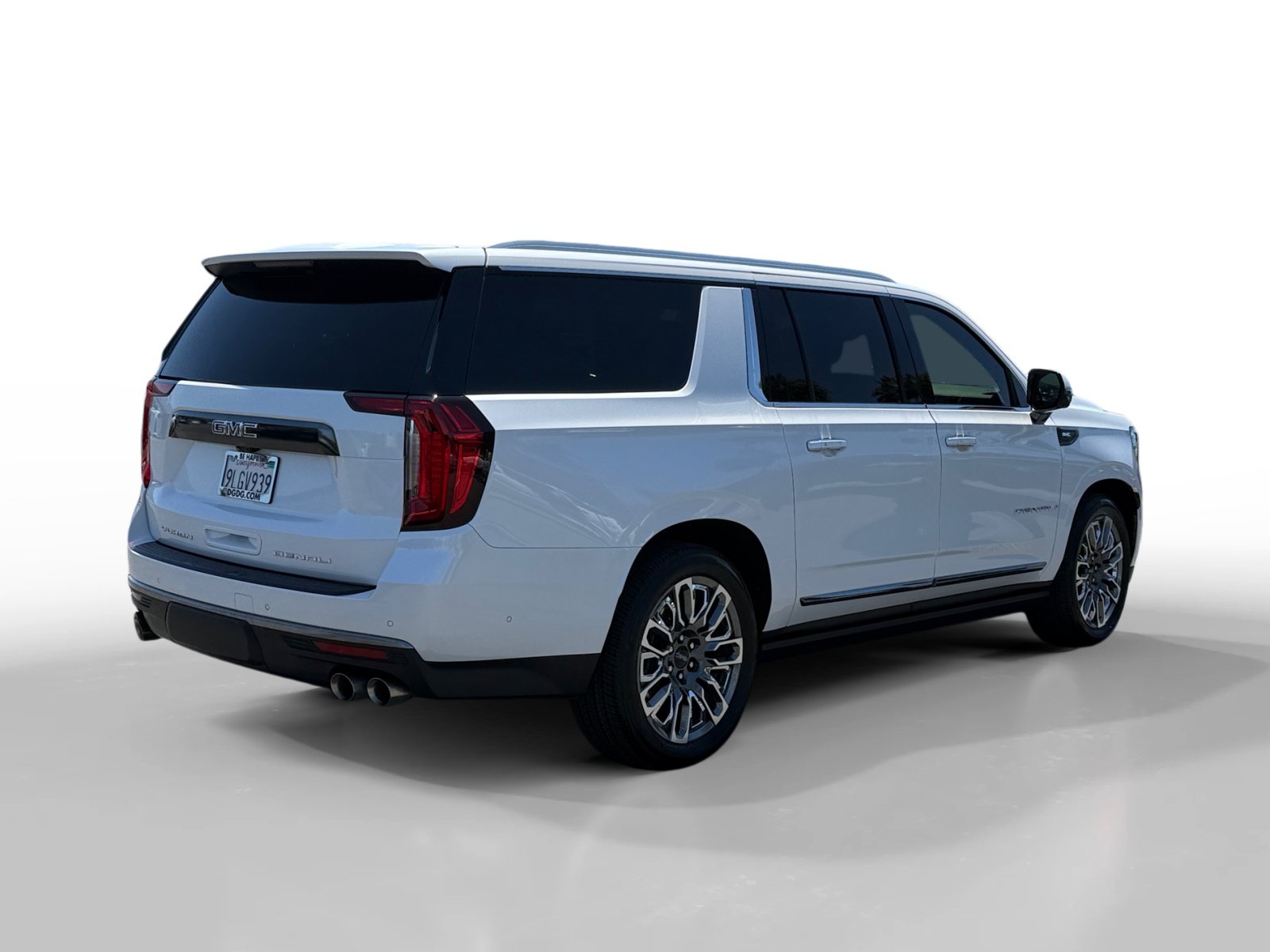Used 2024 GMC Yukon XL Denali Ultimate AWD/4WD image 5