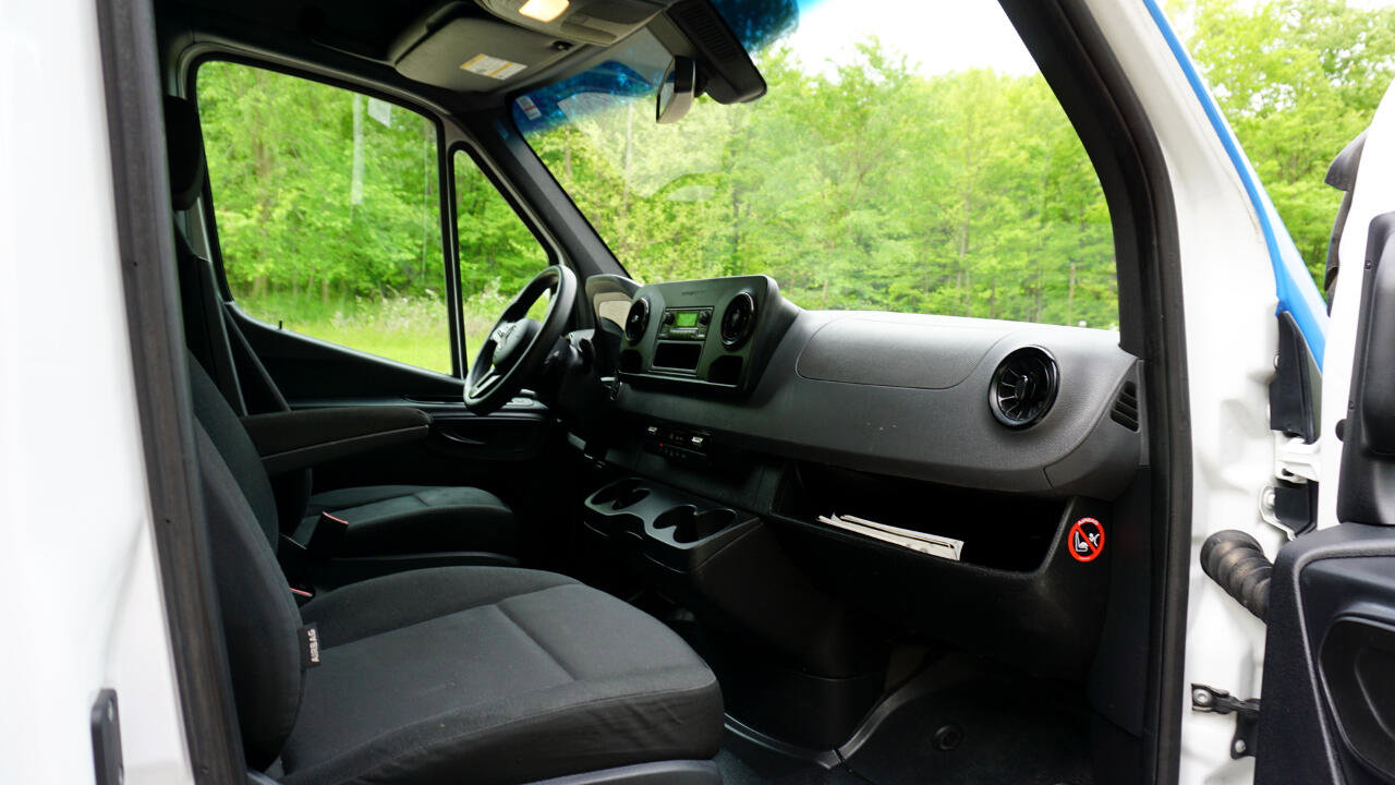 Used 2020 Mercedes-Benz Sprinter 2500 image 13