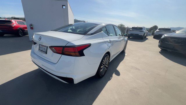 Used 2025 Nissan Altima 2.5 SV image 8