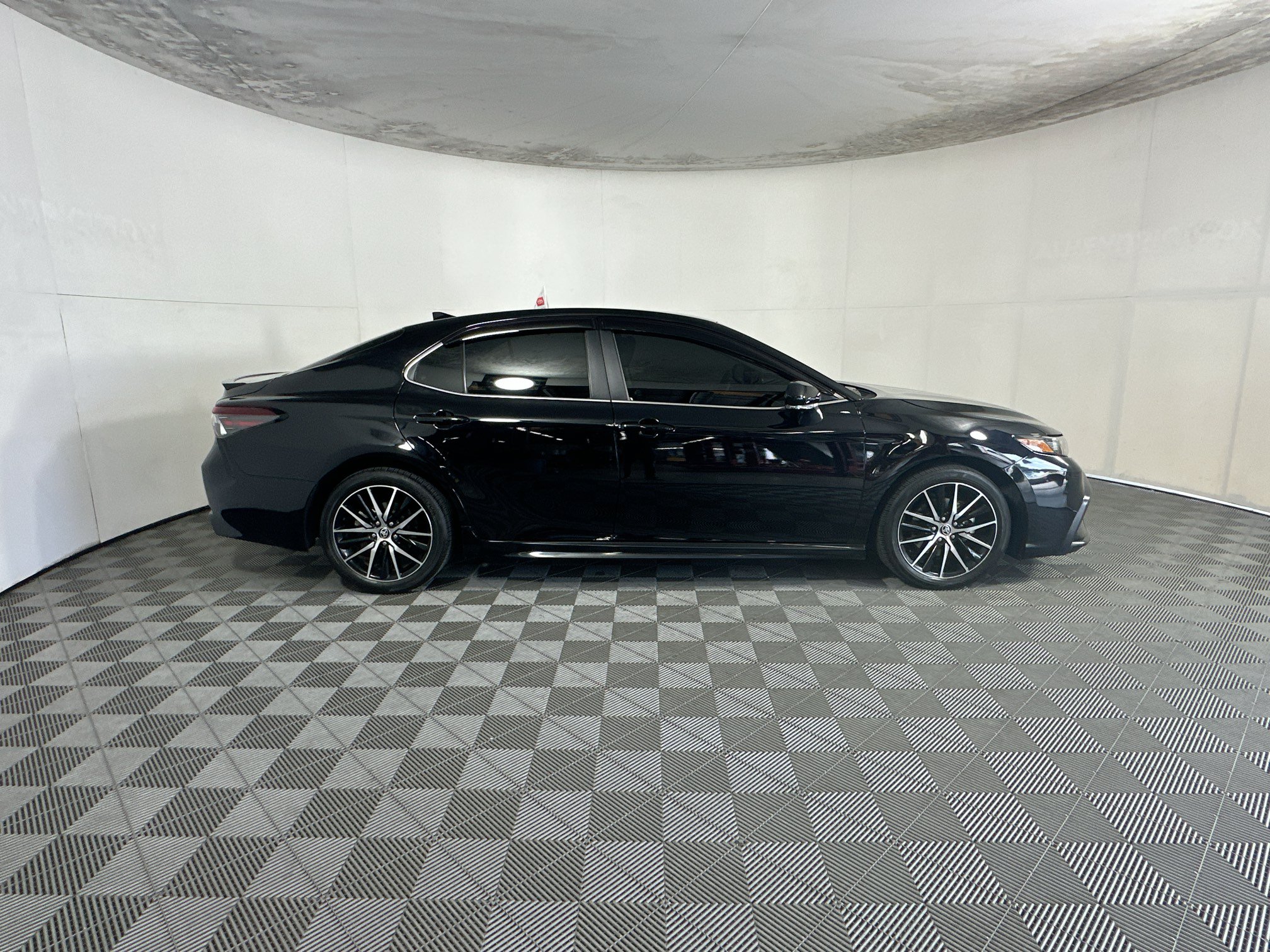 Certified 2023 Toyota Camry SE FWD image 2