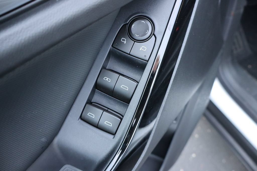 New 2026 Chevrolet Equinox LT w/ Convenience Package II FWD image 15