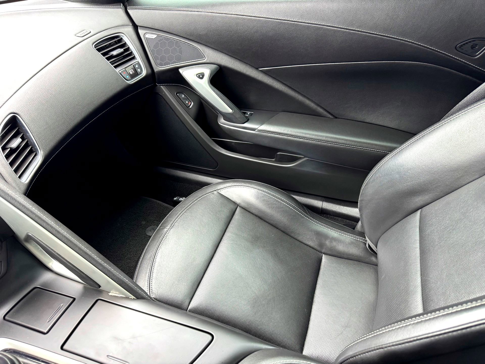 Used 2019 Chevrolet Corvette Grand Sport RWD image 34