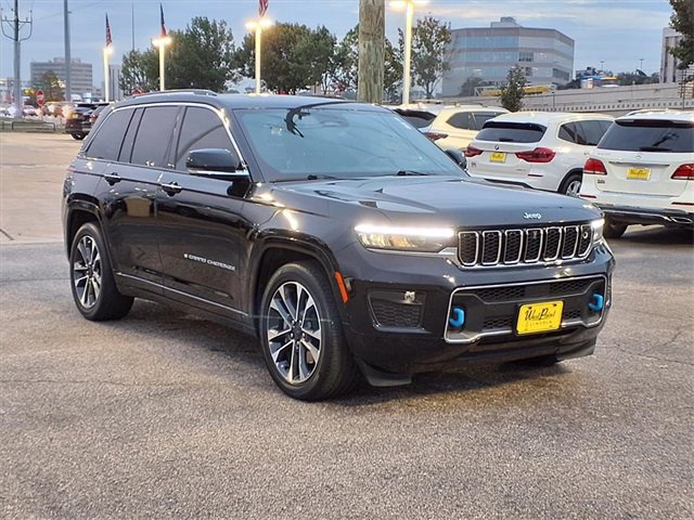 Used 2023 Jeep Grand Cherokee Overland w/ Advanced Protech Group III image 22