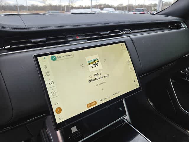 Used 2025 Land Rover Range Rover SE AWD/4WD image 33