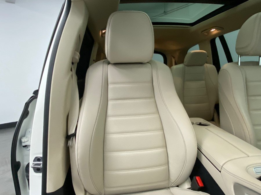 Used 2023 Mercedes-Benz GLS 450 4MATIC image 26