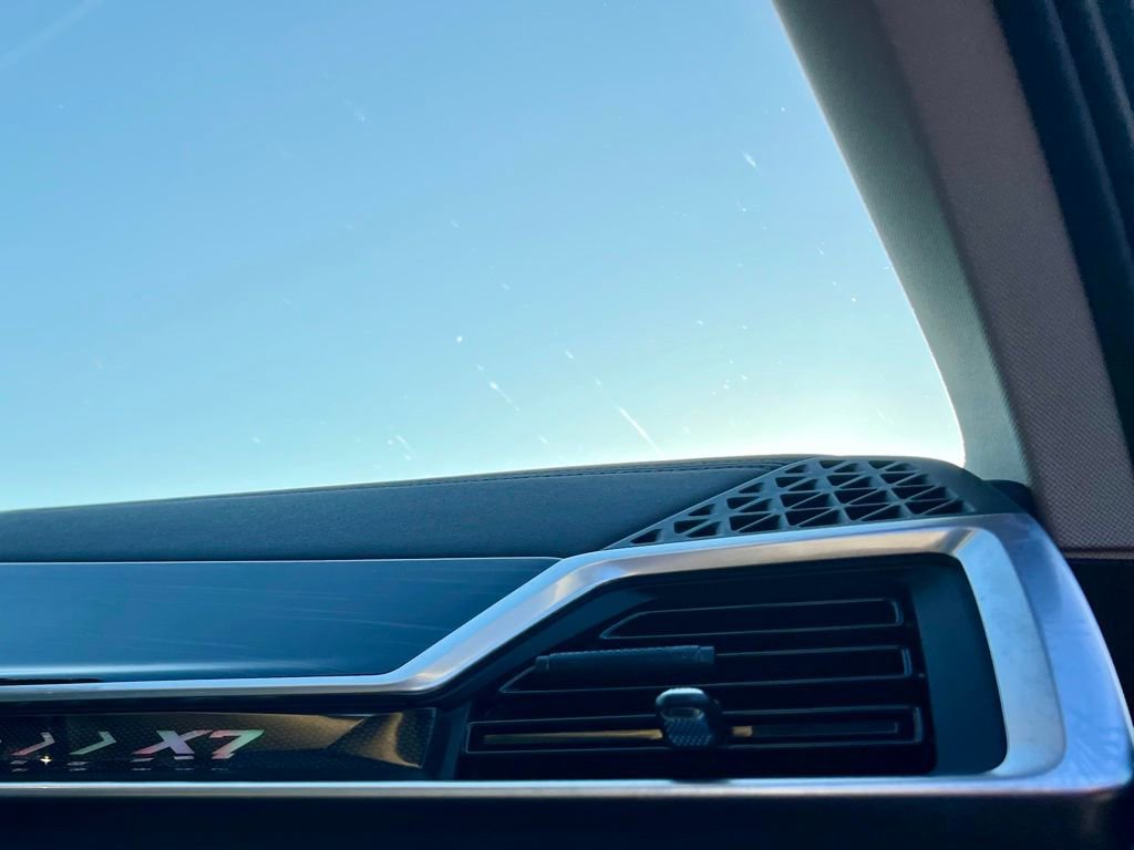 Used 2024 BMW X7 xDrive40i w/ Premium Package image 21