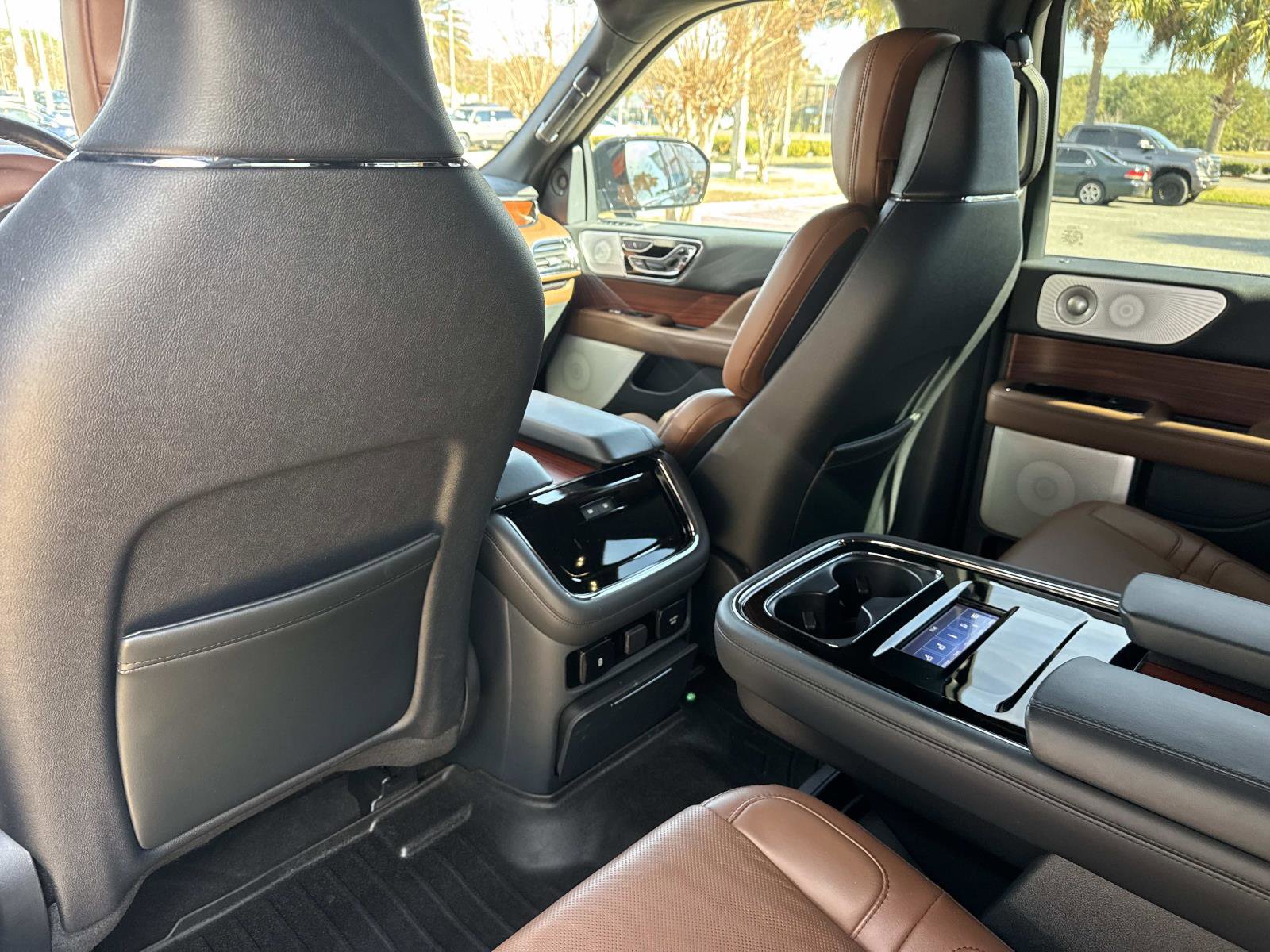 Used 2024 Lincoln Navigator L Reserve image 13