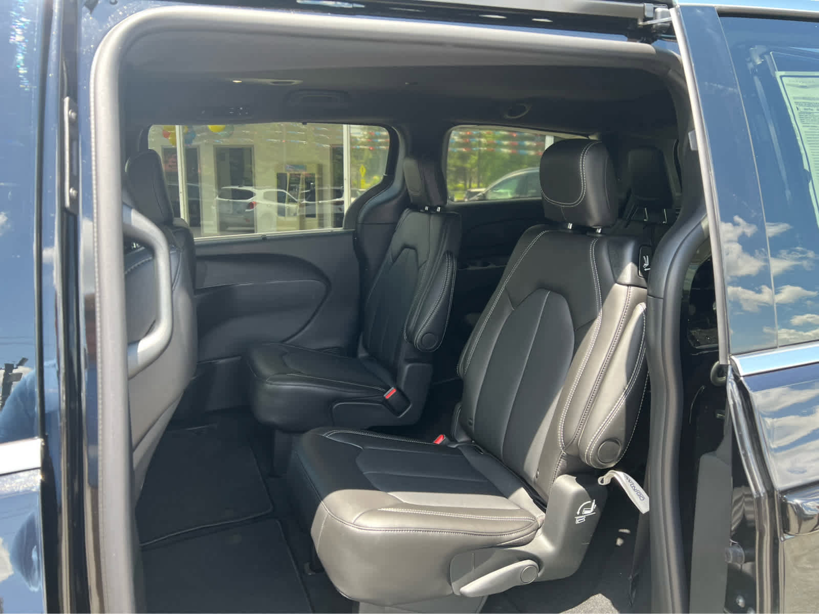 New 2025 Chrysler Voyager LX image 9