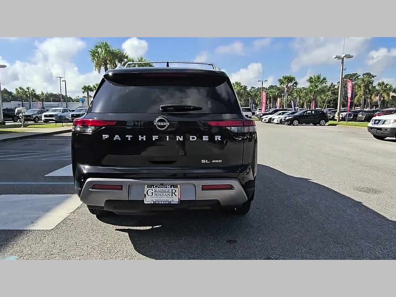 Used 2023 Nissan Pathfinder SL AWD/4WD image 33