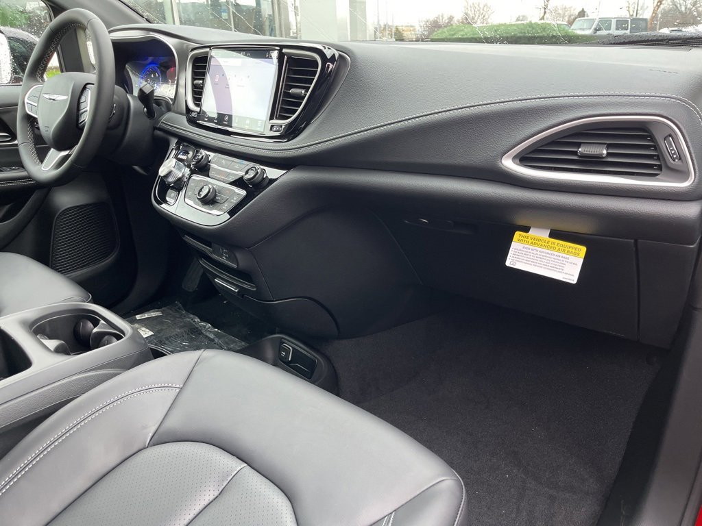 New 2026 Chrysler Pacifica Select image 38