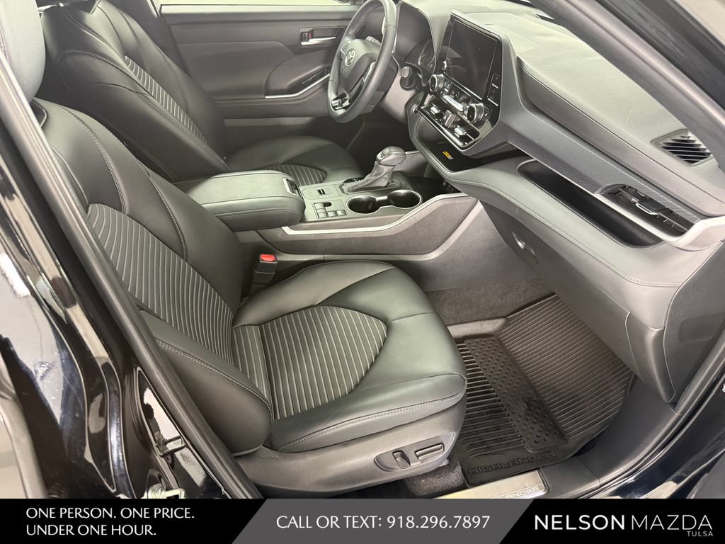 Used 2024 Toyota Highlander XSE FWD image 50