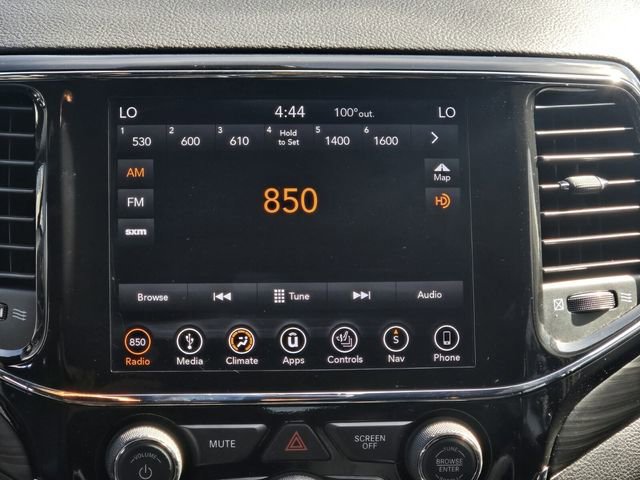 Used 2019 Jeep Grand Cherokee Altitude image 18