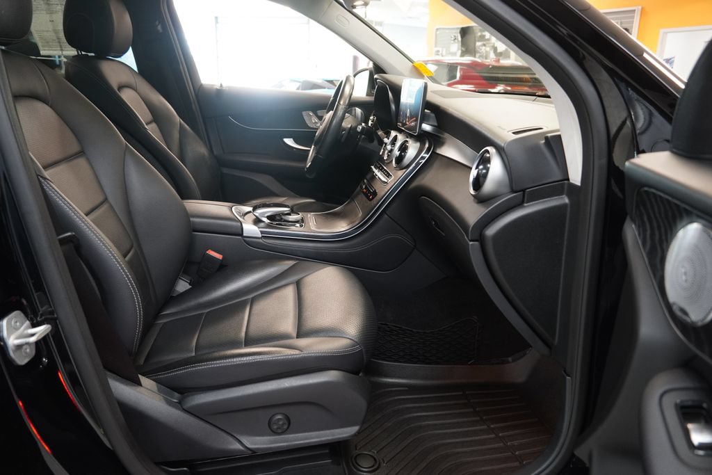 Used 2016 Mercedes-Benz GLC 300 4MATIC image 37