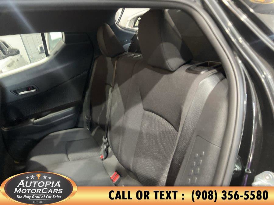 Used 2019 Toyota C-HR XLE FWD image 17