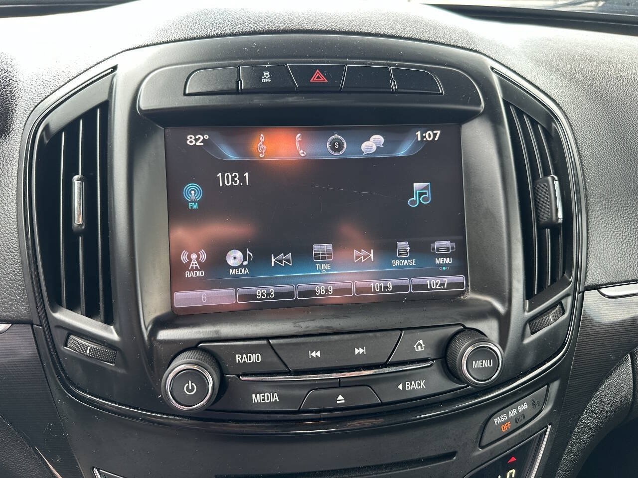 Used 2017 Buick Regal Sport Touring FWD image 10