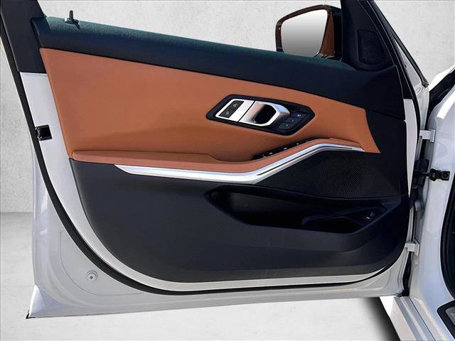 Used 2022 BMW 330i Sedan w/ M Sport Package image 17