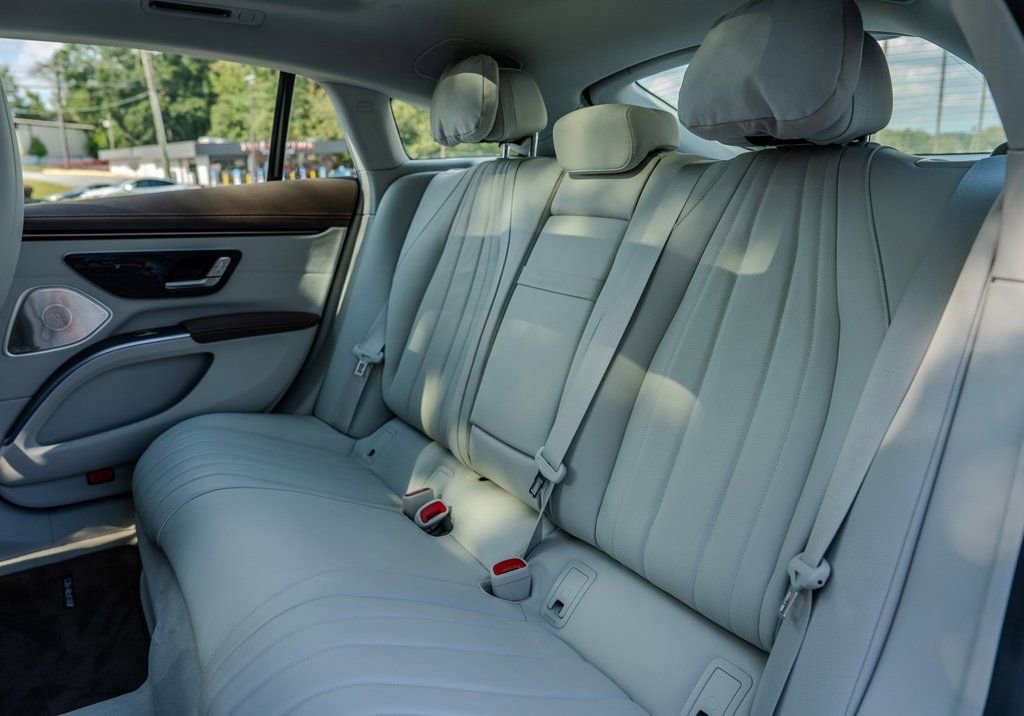 Used 2023 Mercedes-Benz EQS 580 4MATIC Sedan image 19