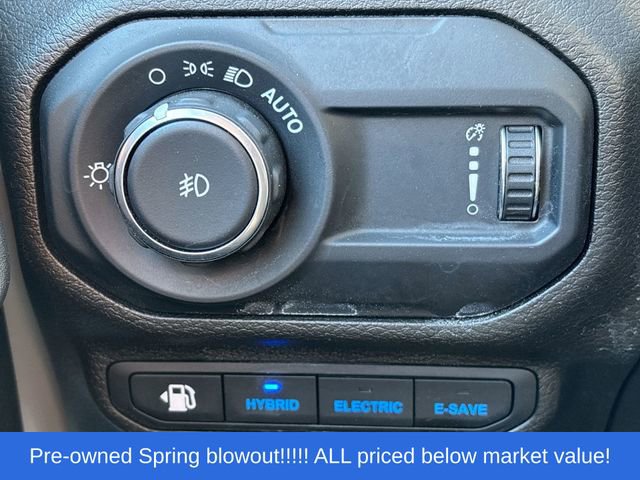 Used 2023 Jeep Wrangler Unlimited w/ Cold Weather Group AWD/4WD image 32