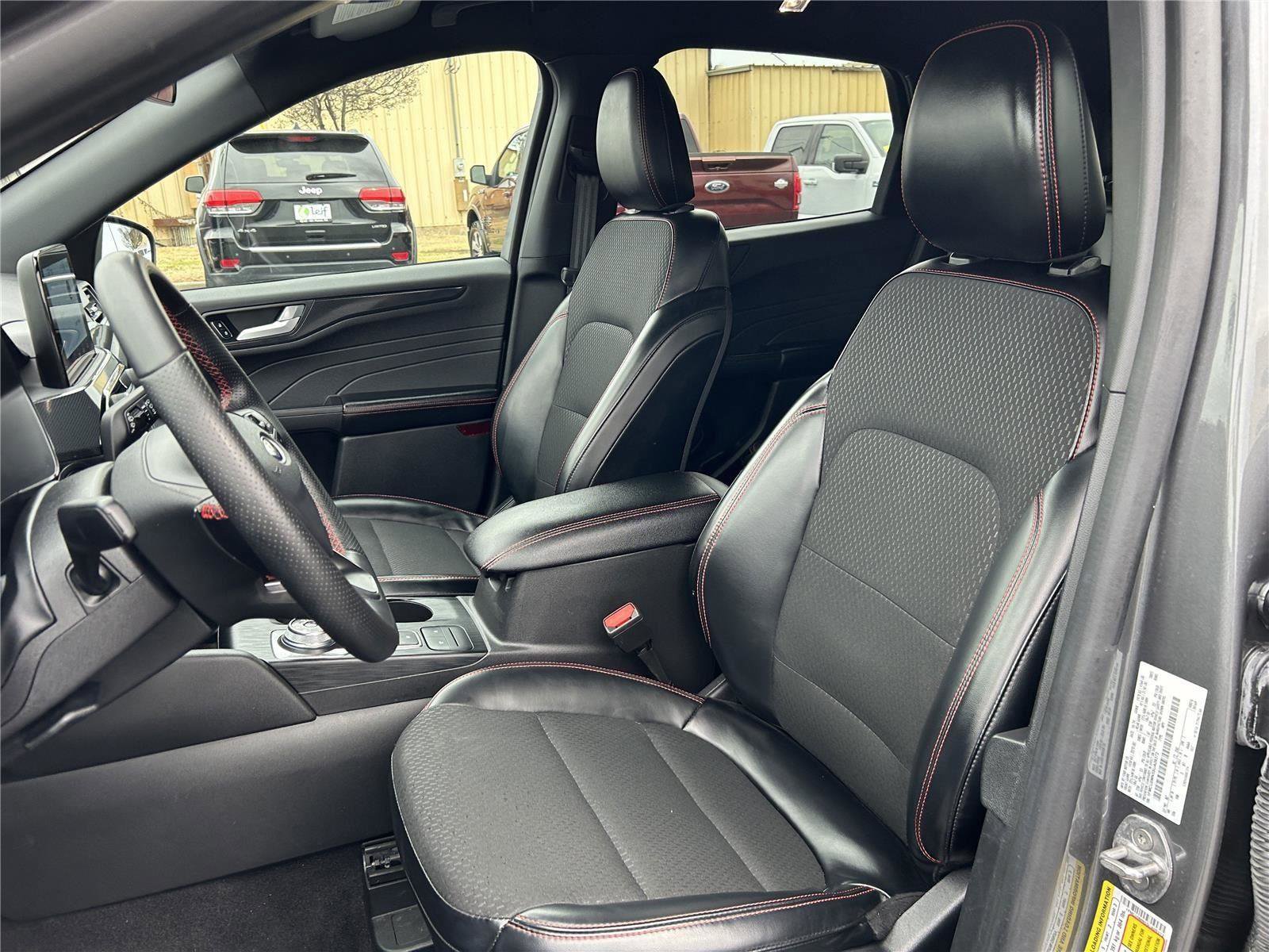 Certified 2025 Ford Escape ST-Line image 13