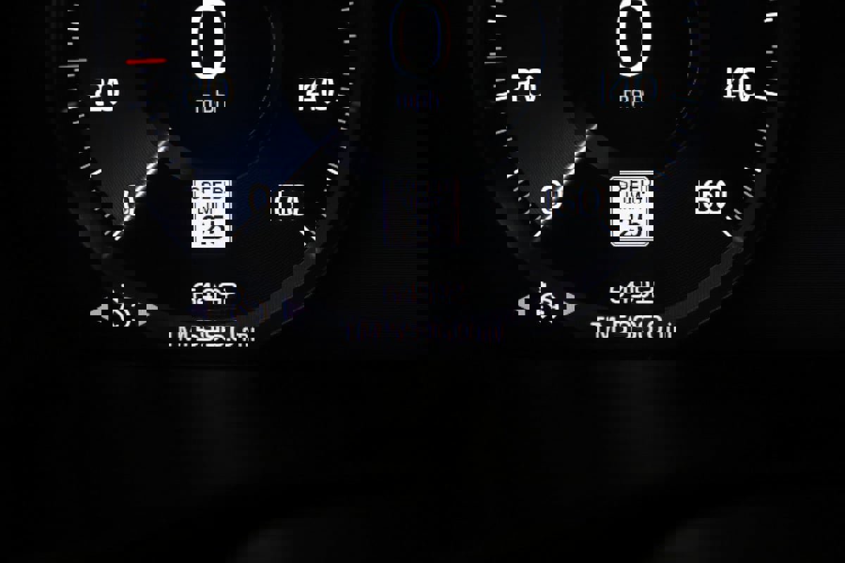 Used 2020 Volvo XC40 T5 R-Design image 38