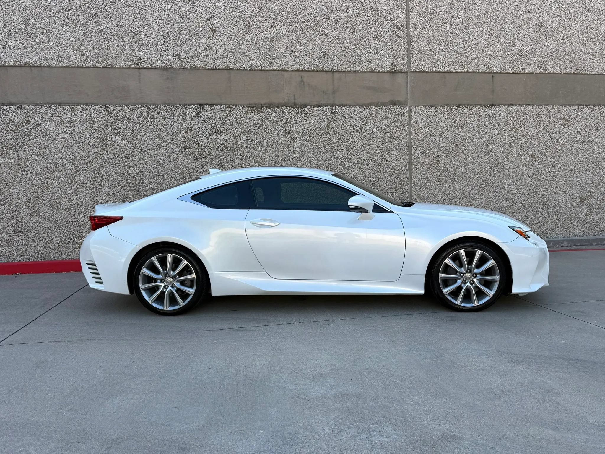 Used 2016 Lexus RC 200t RWD image 6
