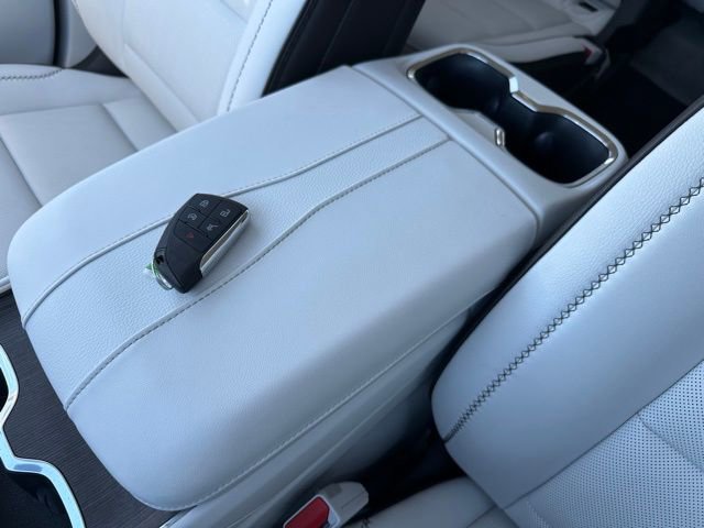 Used 2024 GMC Acadia Denali image 28
