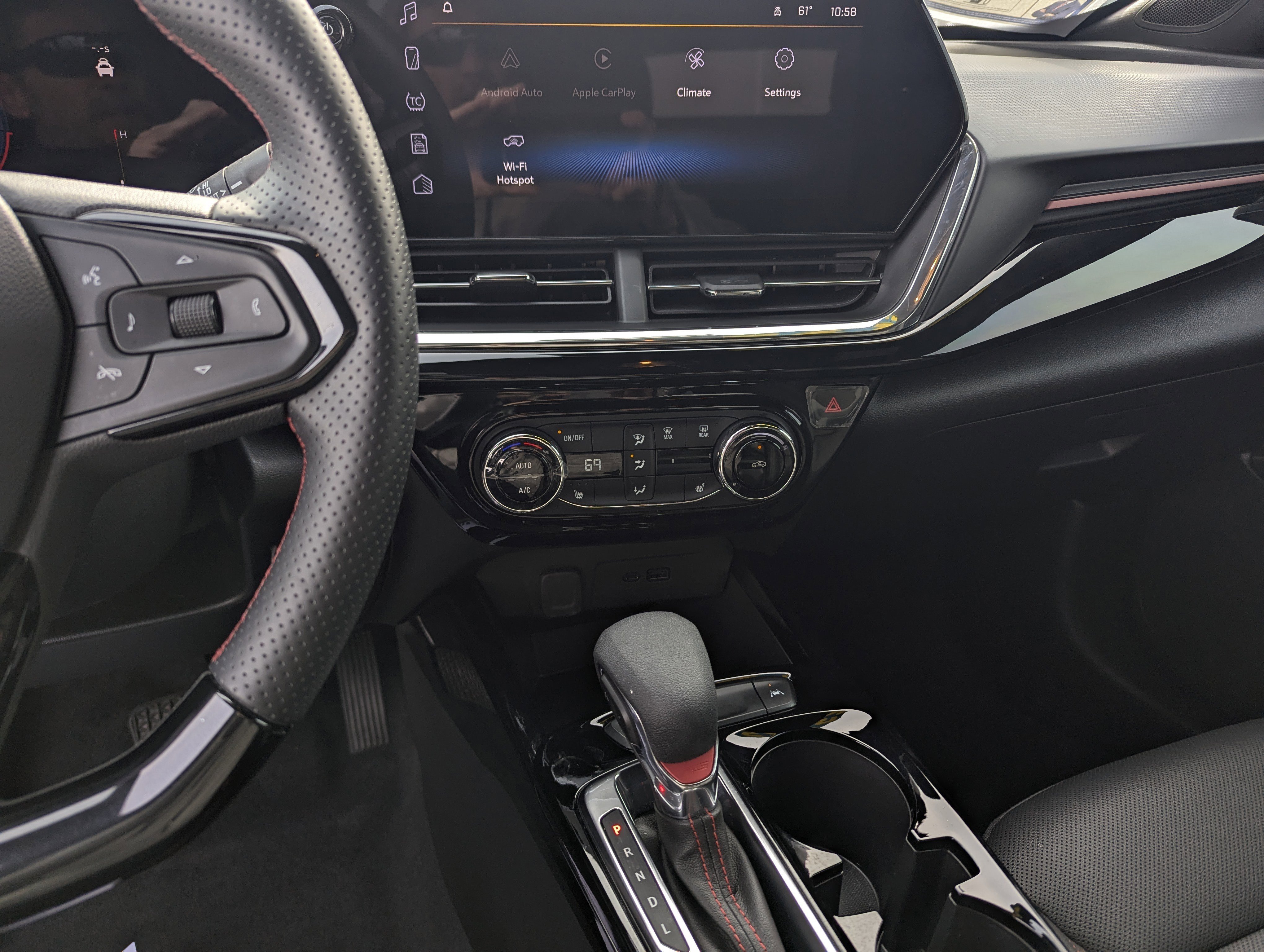 Used 2025 Chevrolet Trax RS image 10