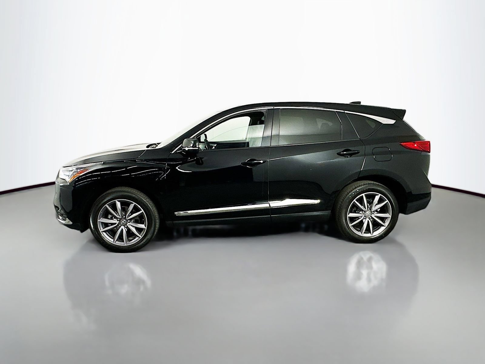 Used 2023 Acura RDX w/ Technology Package AWD/4WD image 4