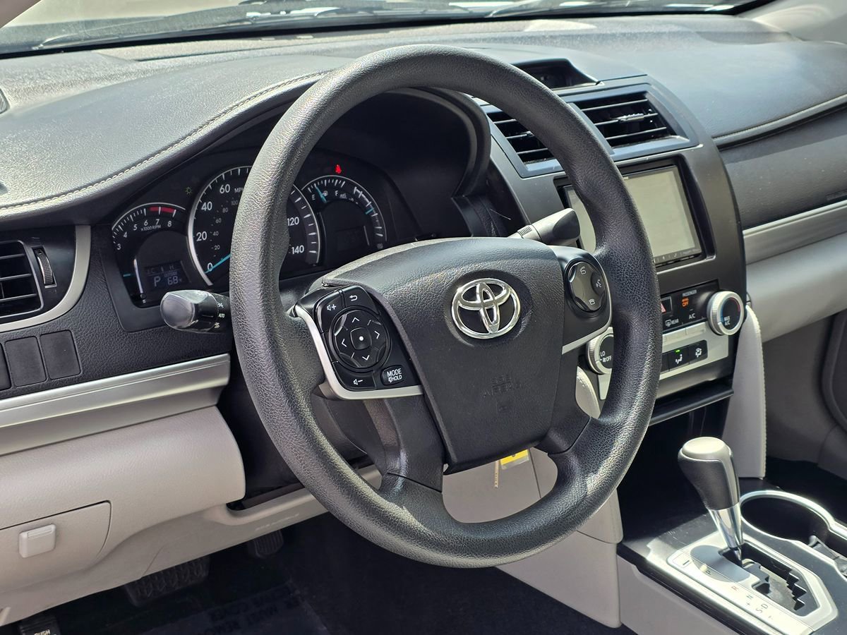 Used 2014 Toyota Camry LE FWD image 14