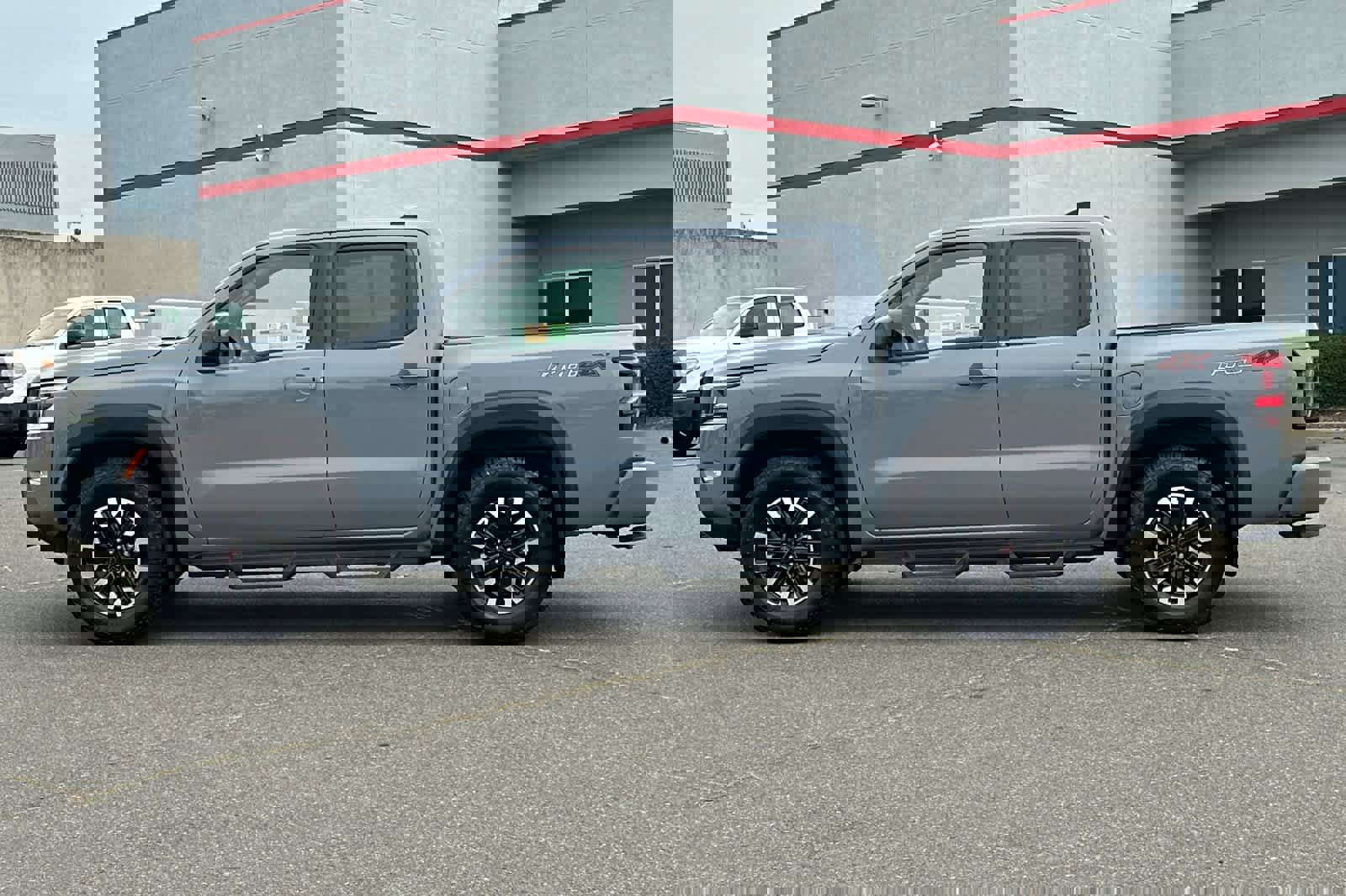 Used 2024 Nissan Frontier PRO-4X w/ Pro Convenience Package image 9