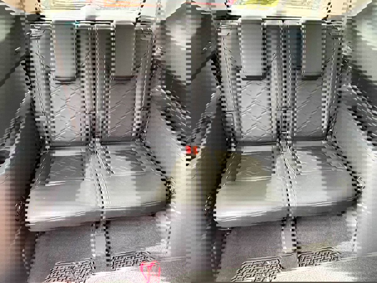 Used 2024 Volkswagen Atlas SE image 14