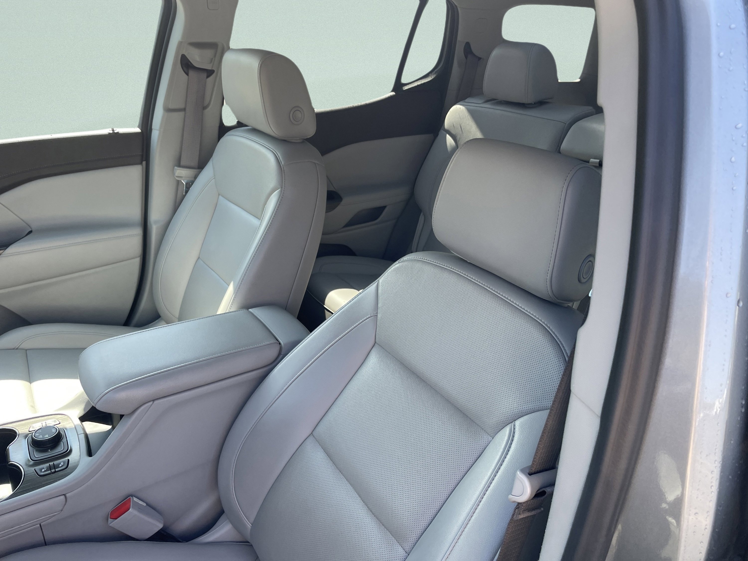 Used 2023 GMC Acadia SLT image 12