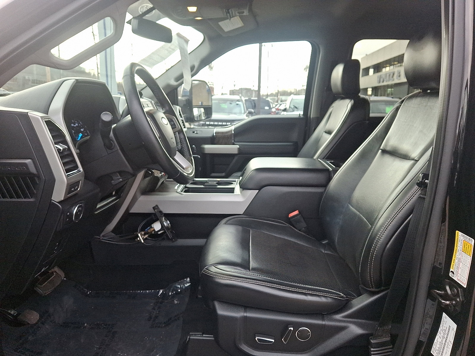 Used 2019 Ford F350 Lariat w/ Chrome Package image 13