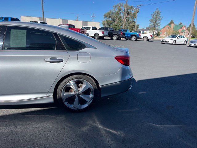 Used 2018 Honda Accord Touring image 10