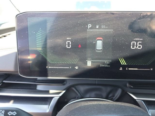 Used 2025 Kia Carnival FWD image 13