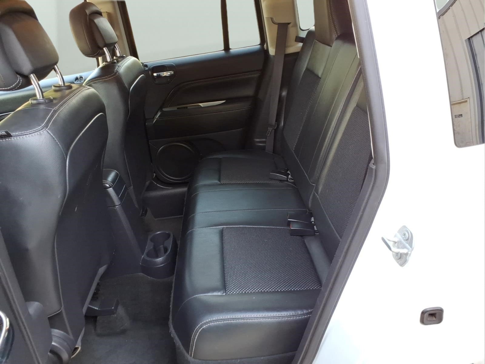 Used 2017 Jeep Compass Latitude AWD/4WD image 31