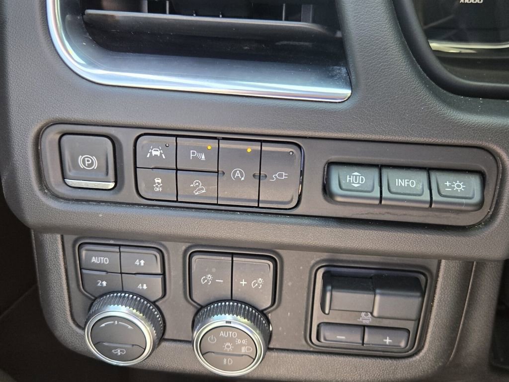 Used 2021 GMC Yukon XL AT4 w/ AT4 Premium Plus Package AWD/4WD image 26