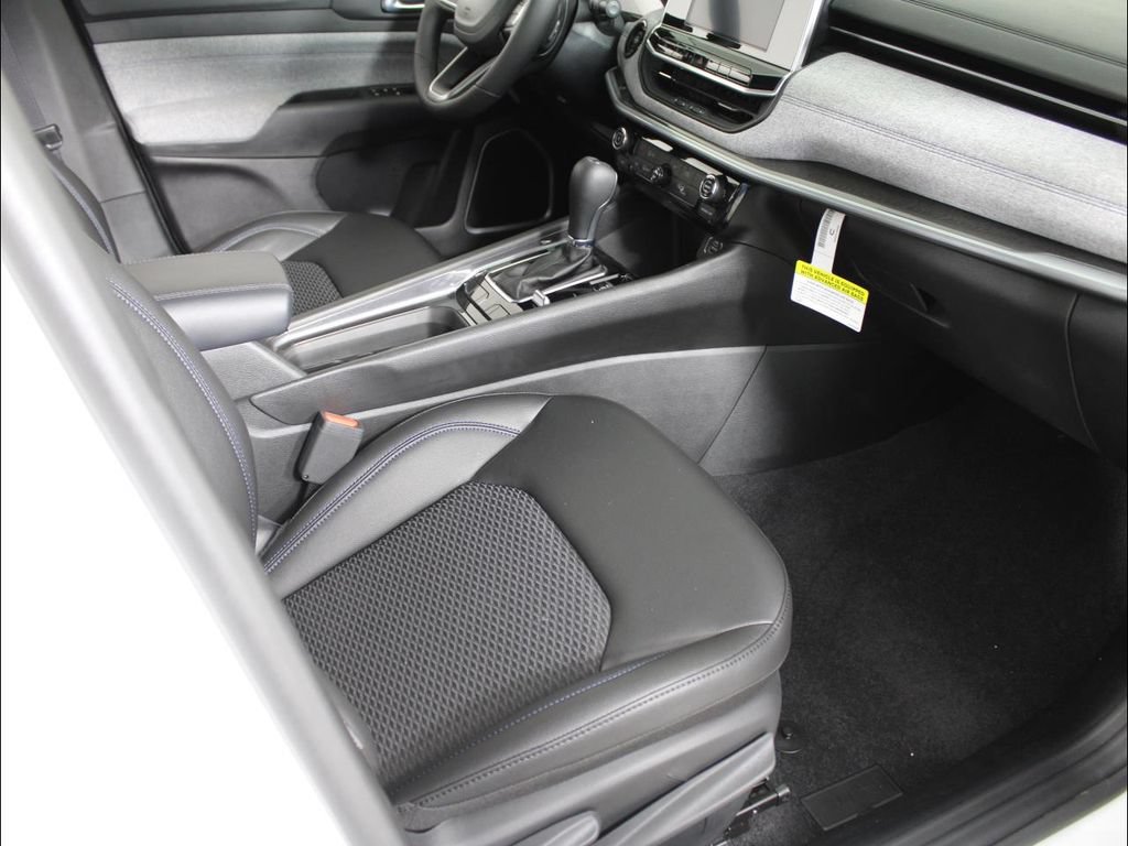New 2025 Jeep Compass Latitude AWD/4WD image 36