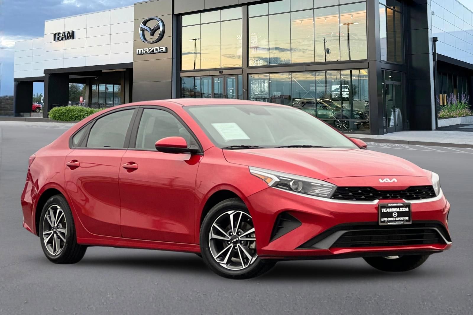 Used 2023 Kia Forte LXS image 2