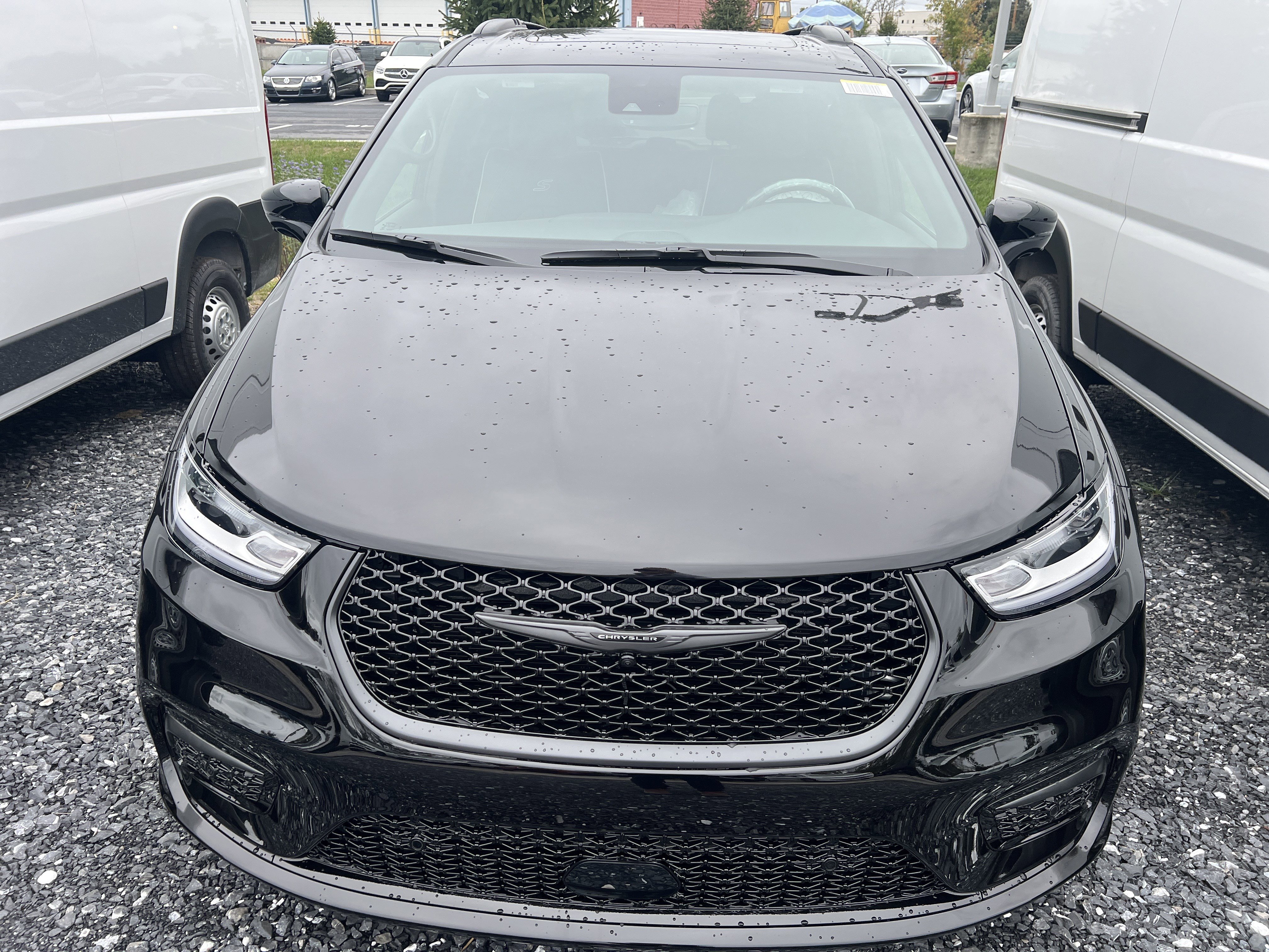 New 2026 Chrysler Pacifica Limited w/ S Appearance Package image 3