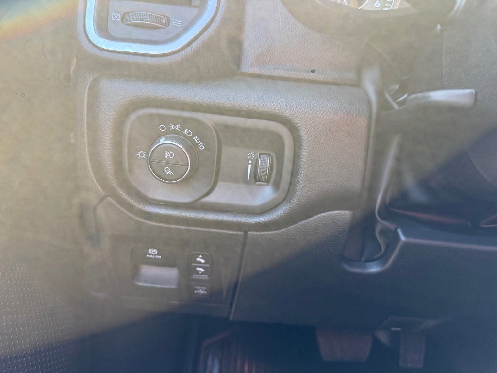 Used 2025 RAM 1500 Big Horn AWD/4WD image 24