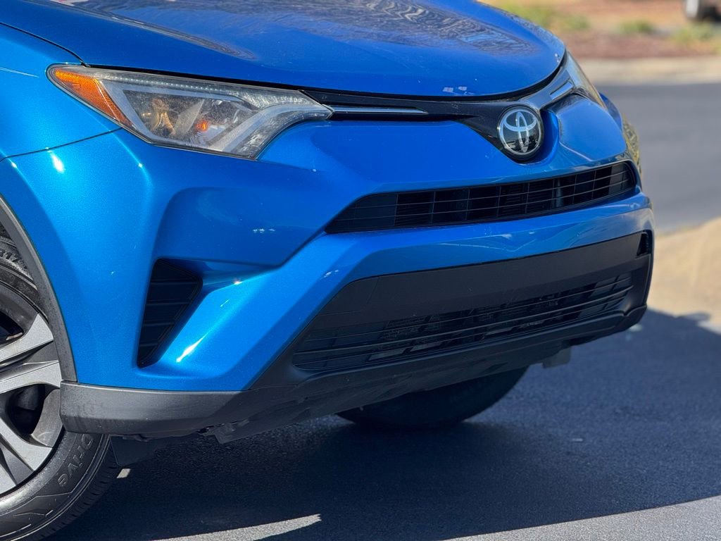 Used 2017 Toyota RAV4 LE image 7