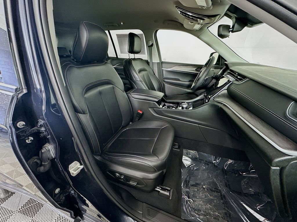 Certified 2023 Jeep Grand Cherokee Limited image 40