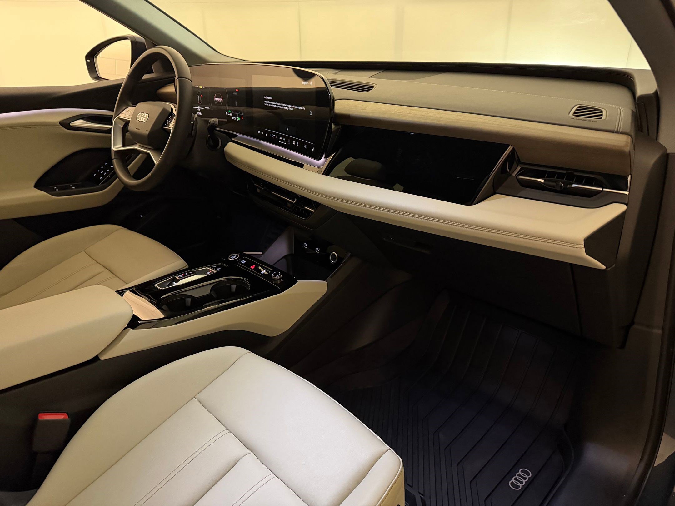 Used 2025 Audi Q6 e-tron Premium w/ Convenience Package RWD image 31