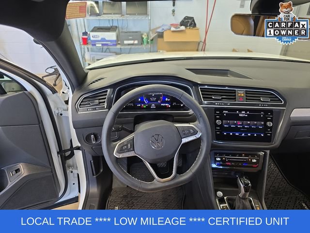 Used 2024 Volkswagen Tiguan SE w/ Panoramic Sunroof Package AWD/4WD image 13