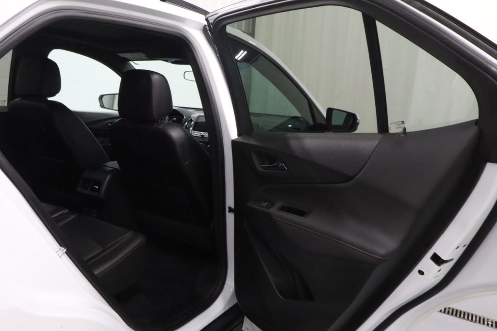 Used 2022 Chevrolet Equinox RS w/ RS Leather Package AWD/4WD image 18