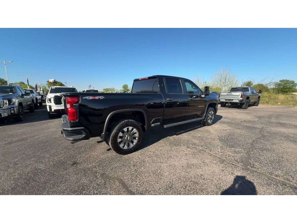 Used 2022 Chevrolet Silverado 2500 Custom w/ Custom Convenience Package image 4